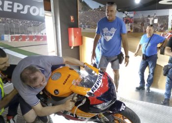 Los Viñis muestran el lado más solidario de la moto en Jerez