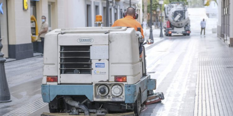 Refuerzo en los servicios de limpieza de Cádiz durante los meses de Julio y Agosto